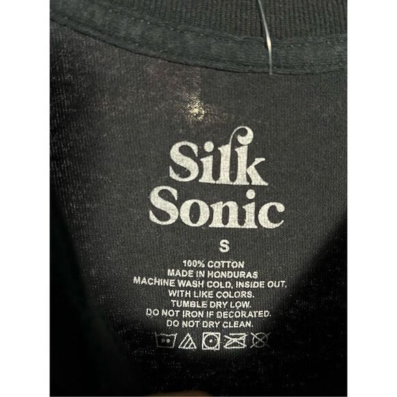 Silk Sonic Live Distressed Tour Tee - Picture 5 of 6